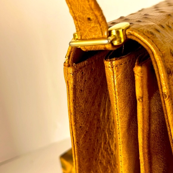 Corbeau Luxury Vintage Tan Ostrich Shoulder Leather Handbag. S-Medium - Picture 5 of 16